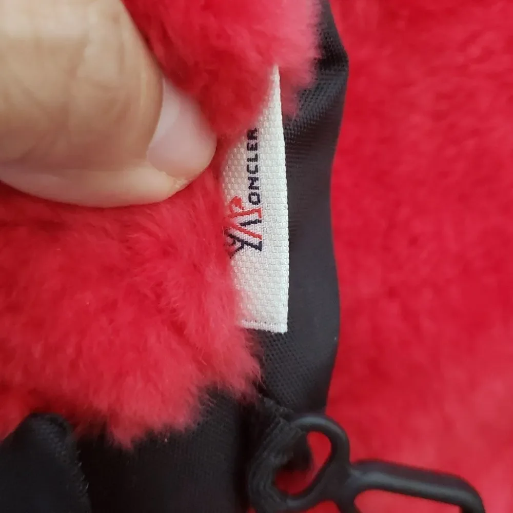 Moncler Grenoble Red Fur Chic Feminine Lux Winter Sport Warm Athletic Ski Gloves